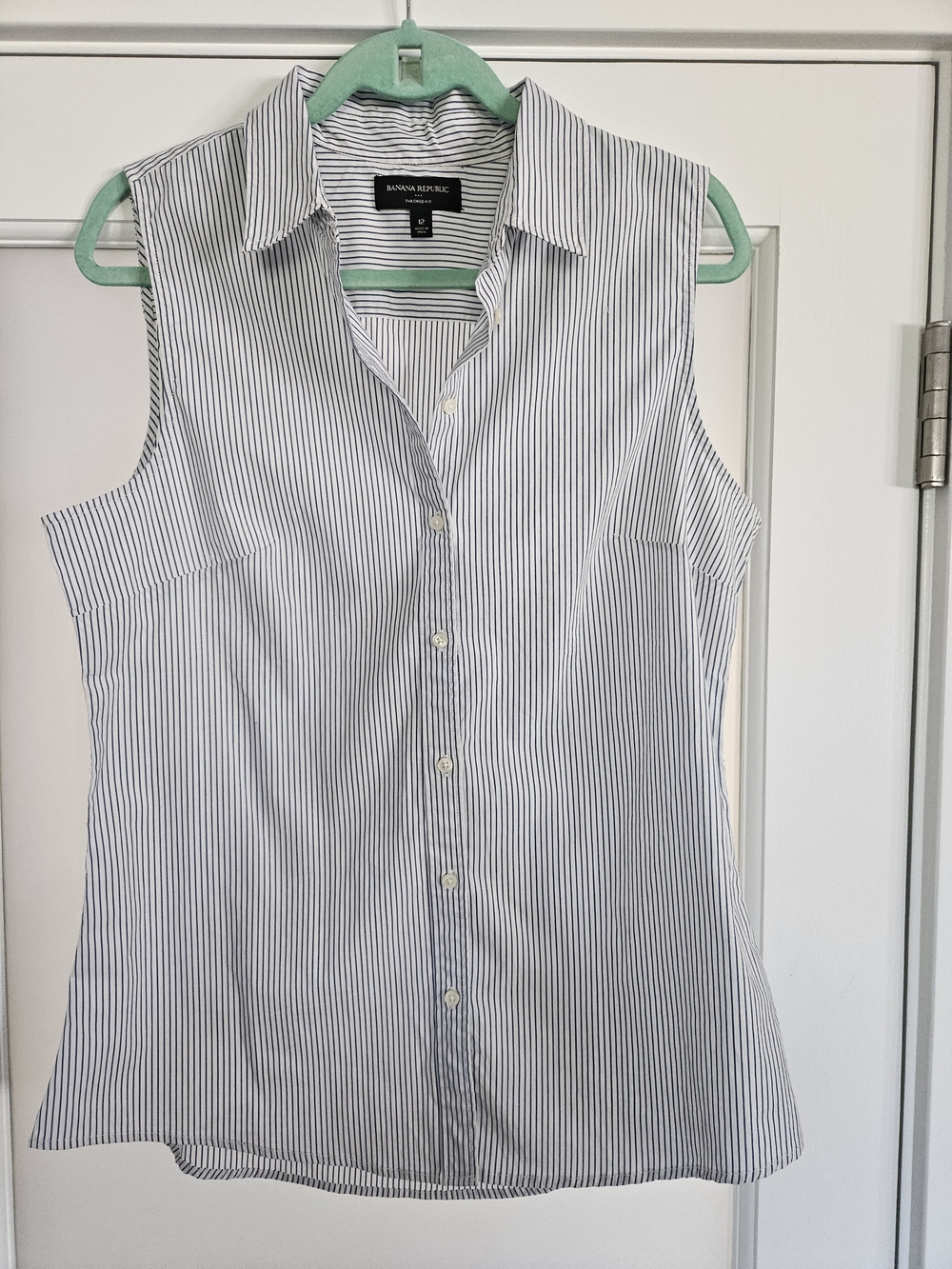 BANANA REPUBLIC Classic Tailored Sleeveless Blue Pinstripe Button-Front Shirt - - Picture 2 of 7